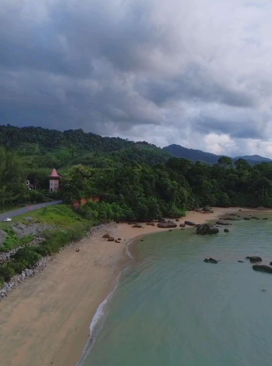 Next location? #naturallylangkawi #djimini3 #Langkawi #pantaipasirhitam 