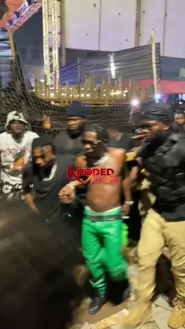 SM Fans chasing Shatta Wale after a historic performance at the Hydout Pub Osu  #fyp #trendingvideo #viraltiktok #foryou #ghtiktok 