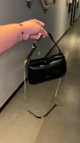 🖤 #tascantik #tasselempang #handbag #jimshoney 