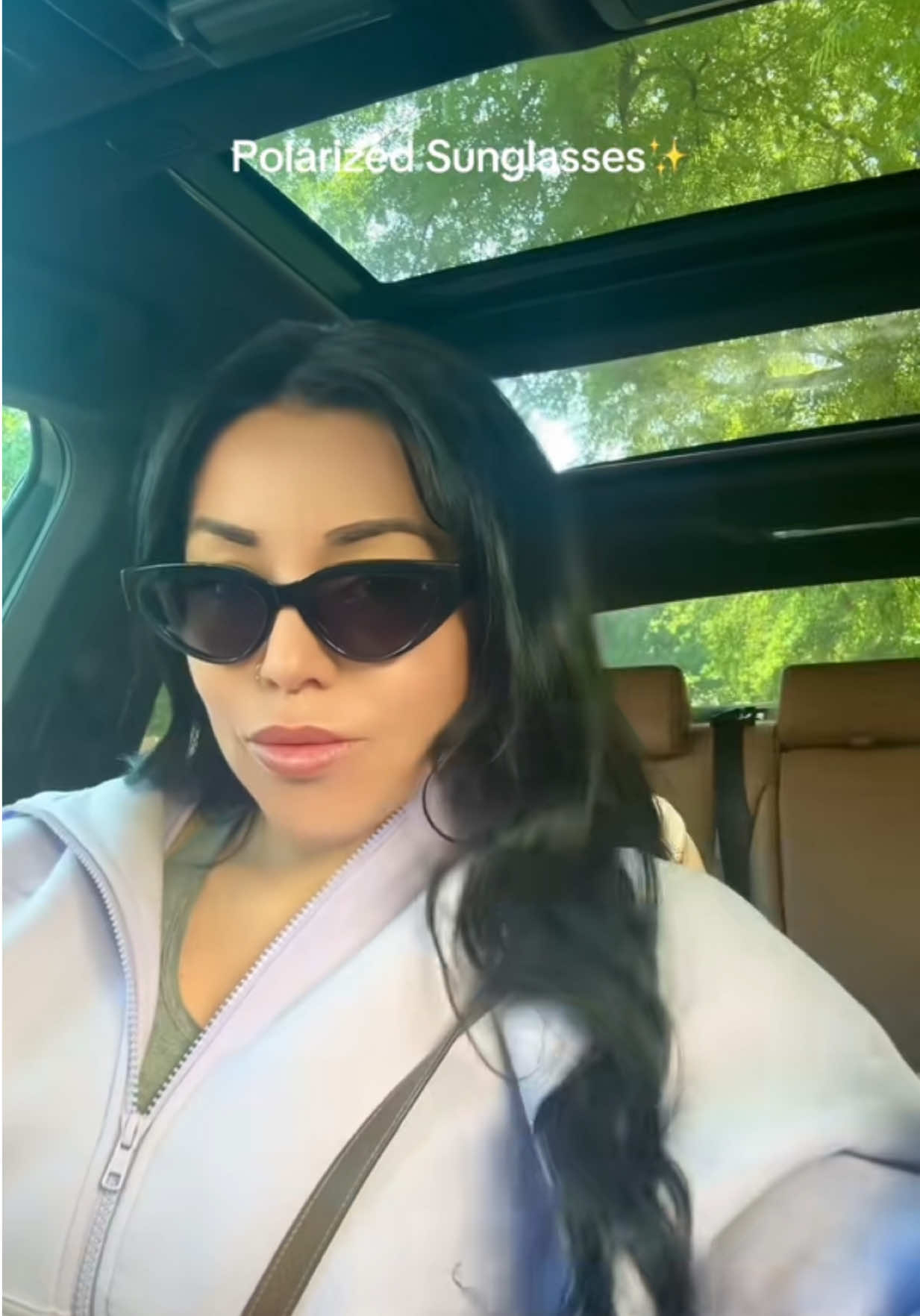 I love the cat eye look these polarized sunglasses give! So cute 😍 #polarizedsunglasses #sunglasses #cateyesunglassses #cateye #sunglassesfashion 