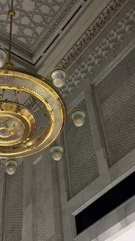 لكن لنا فيه ظن لا يخيبنا🕋🤍#مكه #عمرة #الله_يعلم_ما_نشكو_من_الالم 