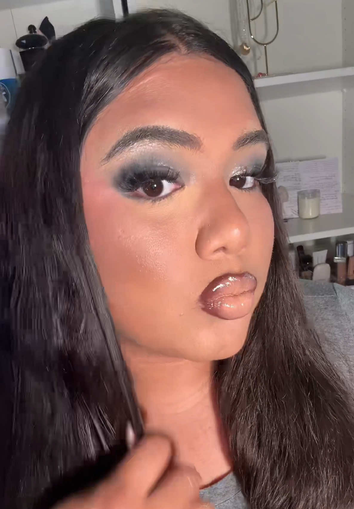 Quick blue gray glam 😍💙🩶✨✨ #glam #makeuptutorial #makeupartist #MakeupRoutine #makeup @Huda Beauty @laneige_us @Rare Beauty @Anastasia Beverly Hills @makeupbymario @LAWLESS Beauty @Saie @NARS Cosmetics @Charlotte Tilbury @SHISEIDO 