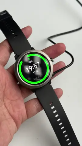 Smartwatch lengkap dengan desain minimalis dan cukup kecil | Citijungle GPS Air
