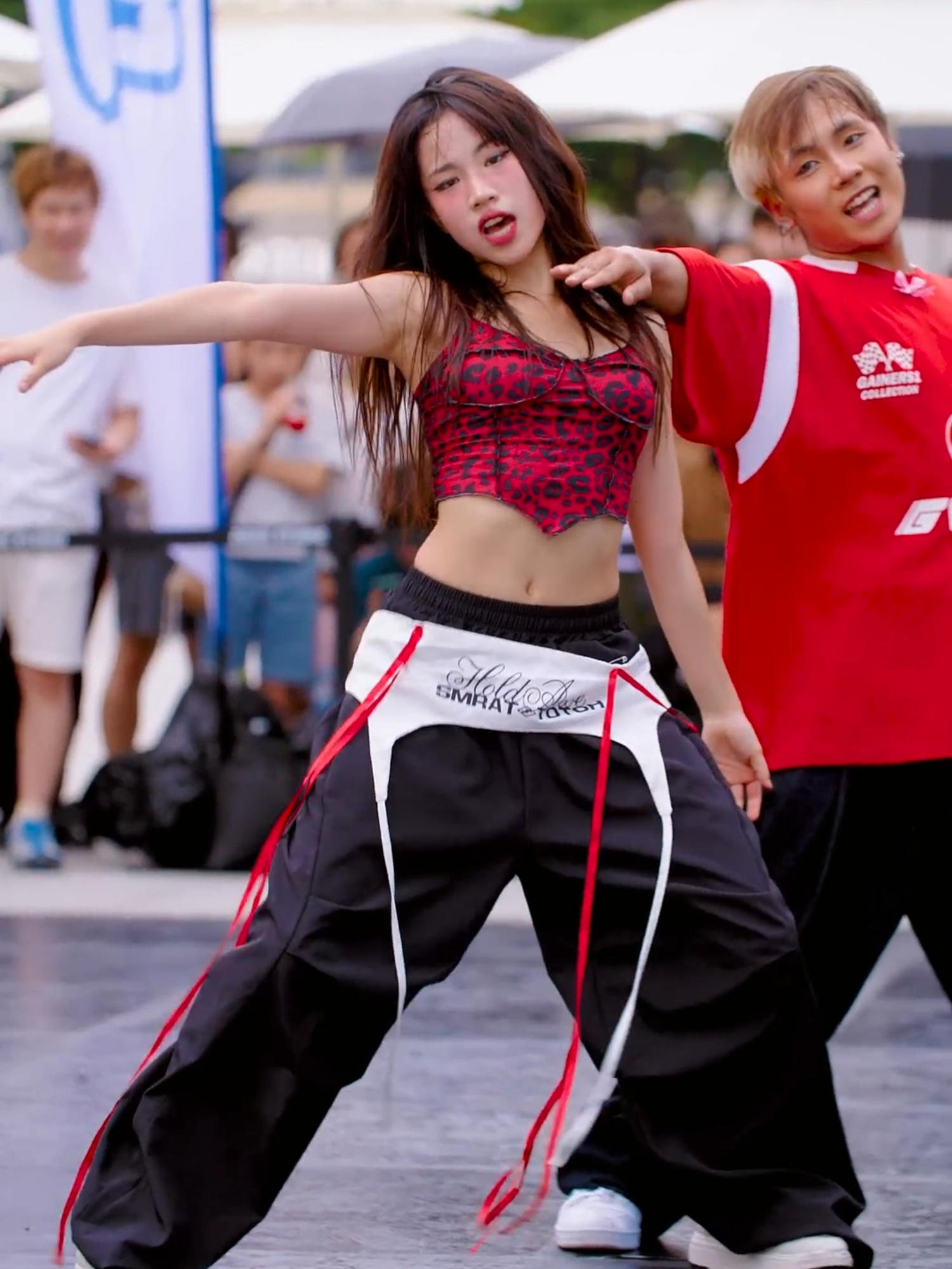 Yo she's locked in her diva era 😭🔥 신촌랩소디 랜덤플레이댄스 #nmixx #WSWF #Ridin #viral #foryou #kpopfyp