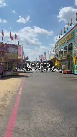 A glimpse at my outfits throughout the Rodeo. Which one is your favorite? #mbtinyshop #artesaniasmexicanas #dentontx #northtexasfairandrodeo #ootdlatinaedition 