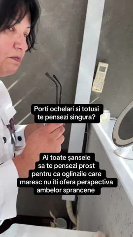 Daca porți ochelari uita ca te-ai pensat vreodata singura🤨. Oglinzile care maresc nu iti ofera perspectiva ambilor ochi si vei creea diferente intre spranceana stangă si cea dreaptă! Si cand ridici de o spranceana vei creea diferente! Te astept la studio pentru intreg serviciul de stilizare. 📍Targu Jiu, strada Victoriei, nr 46A, Watsapp 0769649827 #beautysalontargujiu #pensat #stilizaresprâncene #targujiu 