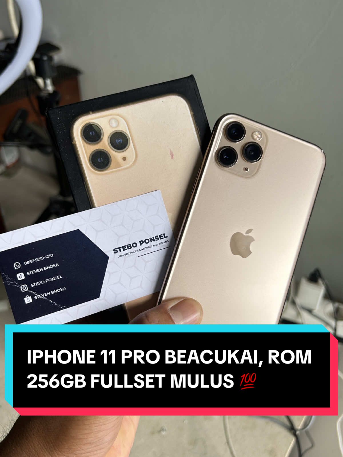 📱IPHONE 11 PRO BEACUAKI Rom 256GB — Mulus 99% 📌 Spesifikasi: • Warna: GOLD EMAS • Rom: 256GB • Kondisi: 99% mulus 😍🙌 •Jaringan PERMANEN BEACUKIA 💯 • Kesehatan Baterai: 80% ORI AWET  • Gratis Pembuatan APPLE ID (iCloud) Free Dwonload 🙌 • Kelengkapan: DUS + kabel CAS+ Aksesoris Jika Stok Tersedia ✅JUAL BELI IPHONE & ANDROID (NEW & SECOND) COD Area Kota KUPANG dan Layani Pengriman Seluruh Indonesia (Non COD) ( Cek Sampe Puas Baru Bayar)  >> Untuk Harga Bisa Langsung WA 085792191210 | TikTok : STEVEN BHOKA | Instagram : STEBO PONSEL | Shopee : STEVEN BHOKA ✅ Layani Tukar Tamba Area KUPANG  ✅Dapat GARANSI (Syarat & Ketentuan Berlaku) 📲 Chat sekarang sebelum sold out! Unit Terbatas #iphoneareakotakupang #Jualiphoneareakupang #iboxkotakupang #StevenBhoka #Steboponsel     