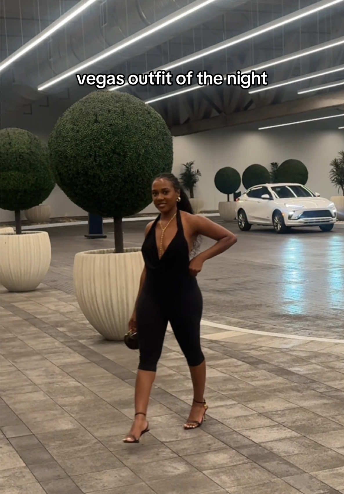 #ootn in vegasss🖤  #vegasoutfit #outfitideas #goingout #OOTD 