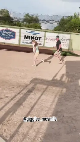 Dad vs. Pole: The Ultimate Sprint A dad races his daughter but hilariously crashes into a pole he didn’t see coming. 🤣🤣🤣 Do you find it funny?  Then leave a comment with the emoji -🤣  and leave a like👍 #DadFail #EpicCrash #FunnyMoments #Hilarious #Oops                 It made you laugh?