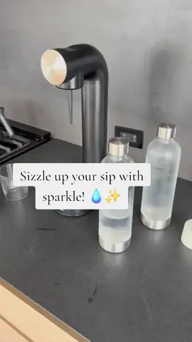 Sizzle and sparkle! #sodastream #sparklingwater #awa #saoux 