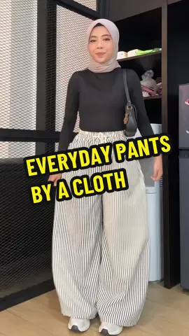 Tinggi aku 150cm. Ini celana everyday dari by a cloth emang senyaman itu gaes. Buruan gaes hari ini lagi ada promo