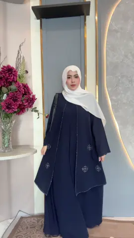 OOTD pakai Bianca Abaya cakeuuupp🫶🏻  #abayamurah #abayastyle #abayafashion #abaya #abayadubai 