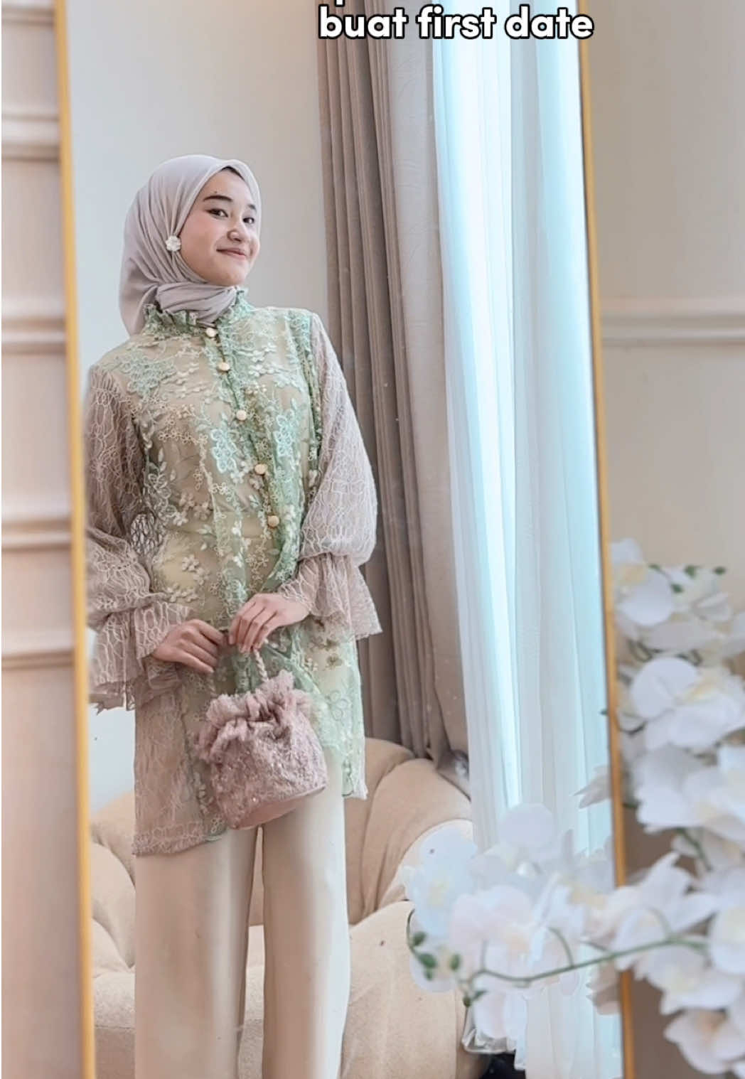 POV: Dia gak bisa berhenti muji look kamu di first date gara-gara outer ini 🤭💖 Checkout keranjang kuning dearr🤩🛍️✨ #Outerbrukat #lokalbrand 