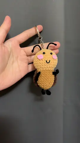 哇噻！好大的一隻蟑螂🪳 #crochet #amigurumi #手工鉤針編織 #禮物推薦 #毛線 