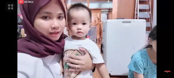 Unboxing oleh-oleh dari Taiwan bersama keluarga tercinta. Langsung nonton selengkapanya di ytb vidhia official