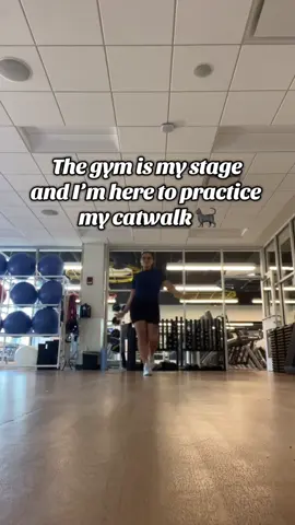 And the treadmill is my teacher 😂 #fyppppppppppppppppppppppp #workout #catwalk #gym #kck