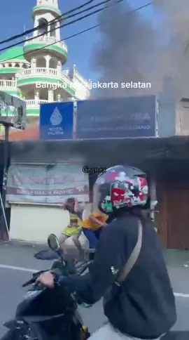 Terjadi kebakaran di warpad jl bangka raya pagi tadi.