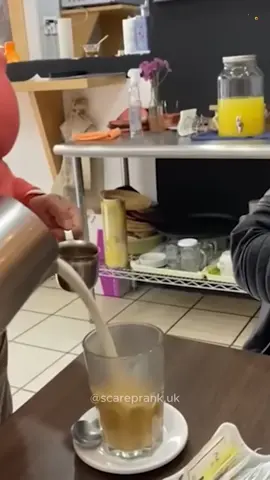 🤣  #scare #prank #scareprank #scarecam #funnyvideos       