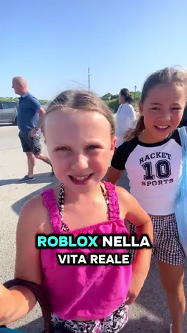 Acqua Park: Roblox nella vita reale 🌊 Sofi cade sempre! 😂 #RobloxNellaVitaReale #AcquaPark #Sofi #ChicBoomBoom #quintadolago 