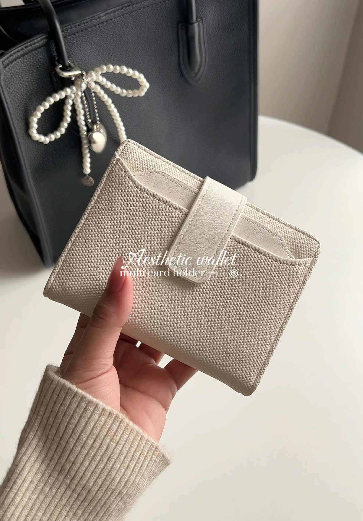 clean aesthetic wallet 🤍 #wallet #cleanlook #aesthetic #cardholder #giftideas 