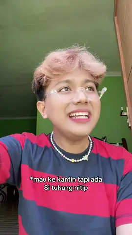 Males ngantri nya kan lu 