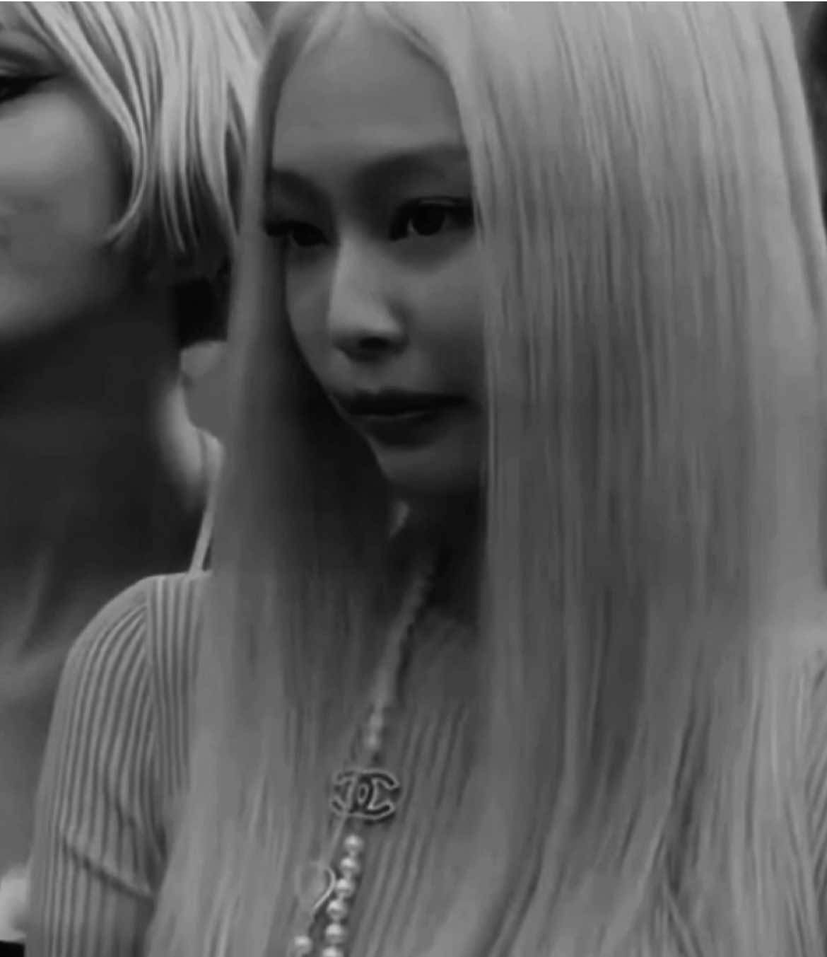Jennie dark edit 