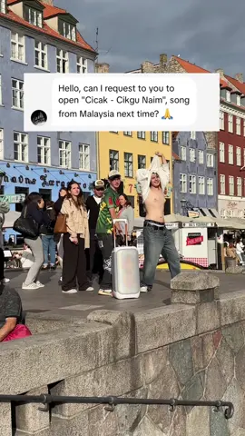 Muzik Malaysia kini berada di Denmark 🇩🇰😂 Cicak - Cikgu Naim @🥽 @FelixFc🐐 @Theodaddy😝🙉 @𝐧𝐨𝐫𝐚🩶 