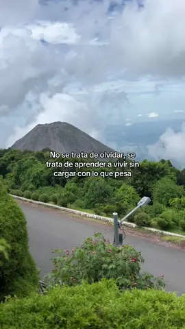 No se trata de olvidar, se trata de aprender a vivir sin cargar con lo que pesa