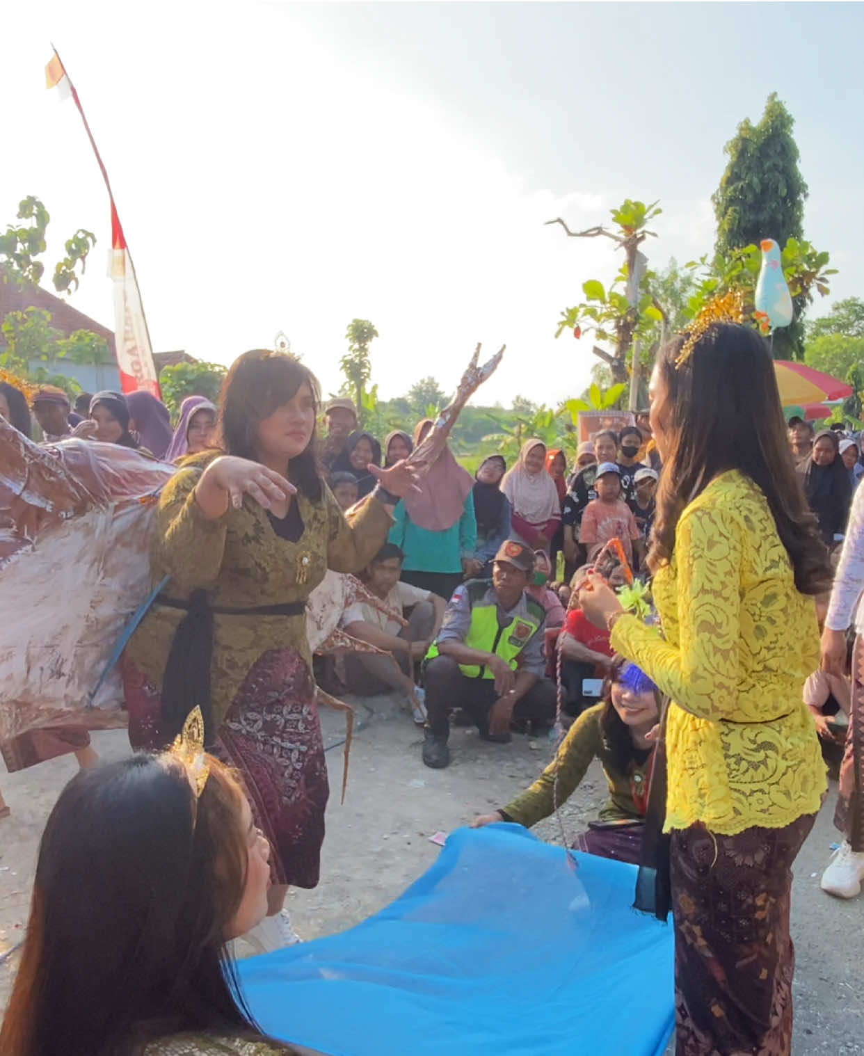 RT 02 dengan Tema Ande-Ande Lumut-Karnaval Budaya Desa Sumbangtimun Tahun 2025 #karnaval #andeandelumut #karnavalbudaya #karnaval2025 #hutri80 
