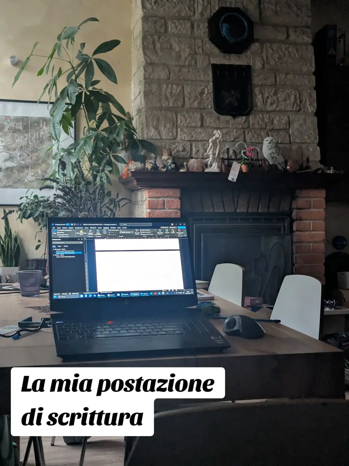 La mia postazione di scrittura. Qual è la tua? #VitaDaScrittore ✍🏼 #VitaDaScrittori 🪶