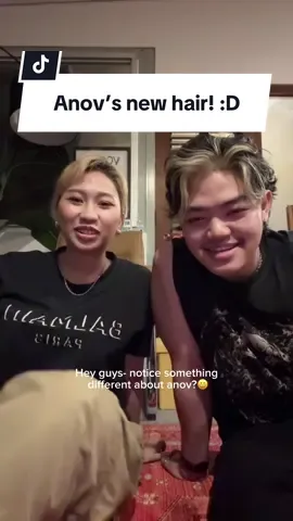 Replying to @Nona PERSONALLY- i think it suits him :D🖤 @Raszanov because he has naturally wavy hair, jadi gaperlu di styling ini itu, udah bagus- initially he asked for full blonde but i was like, nggak tolong poni nya dulu aja cobain🙂👍🏻 but it turns out kinda cool! (Ini pas nyari inspo nya gue ngetik kpop idol oreo hair HAHAHAHA) oh and before yall comment anything (his body his hair his choice) love yall :> ❤️ (also- his hair grows fast, if he’s bored with it, it’ll grow out in a blink of an eye anyways, dan kalo mau di gelapin lagi probably di dye coklat gelap or blue black) but anyways- wdygt? #fyp  #hairdye #hairtok #hairtransformation #blonde 