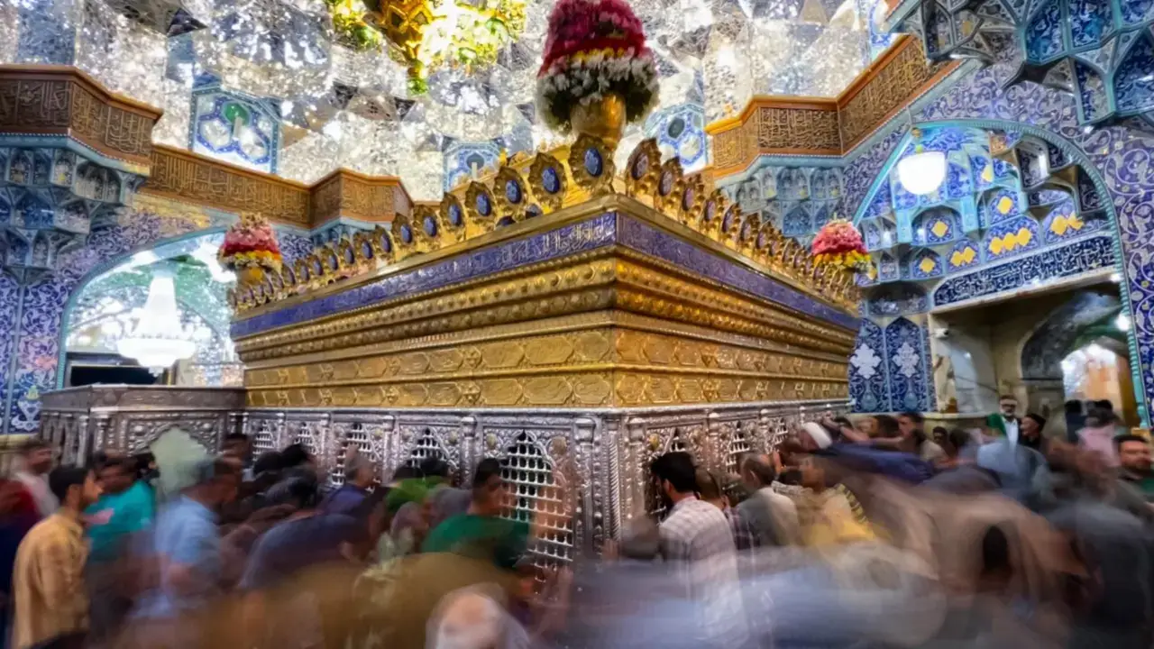 تصوير : سامر الحسيني  #فاطمة_المعصومة #الامام_الحسين  #كربلاء_المقدسة  #المكتبة_الصورية  #العتبة_الحسينية_المقدسة