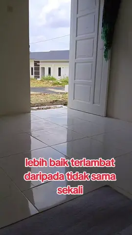 berjalan tegak