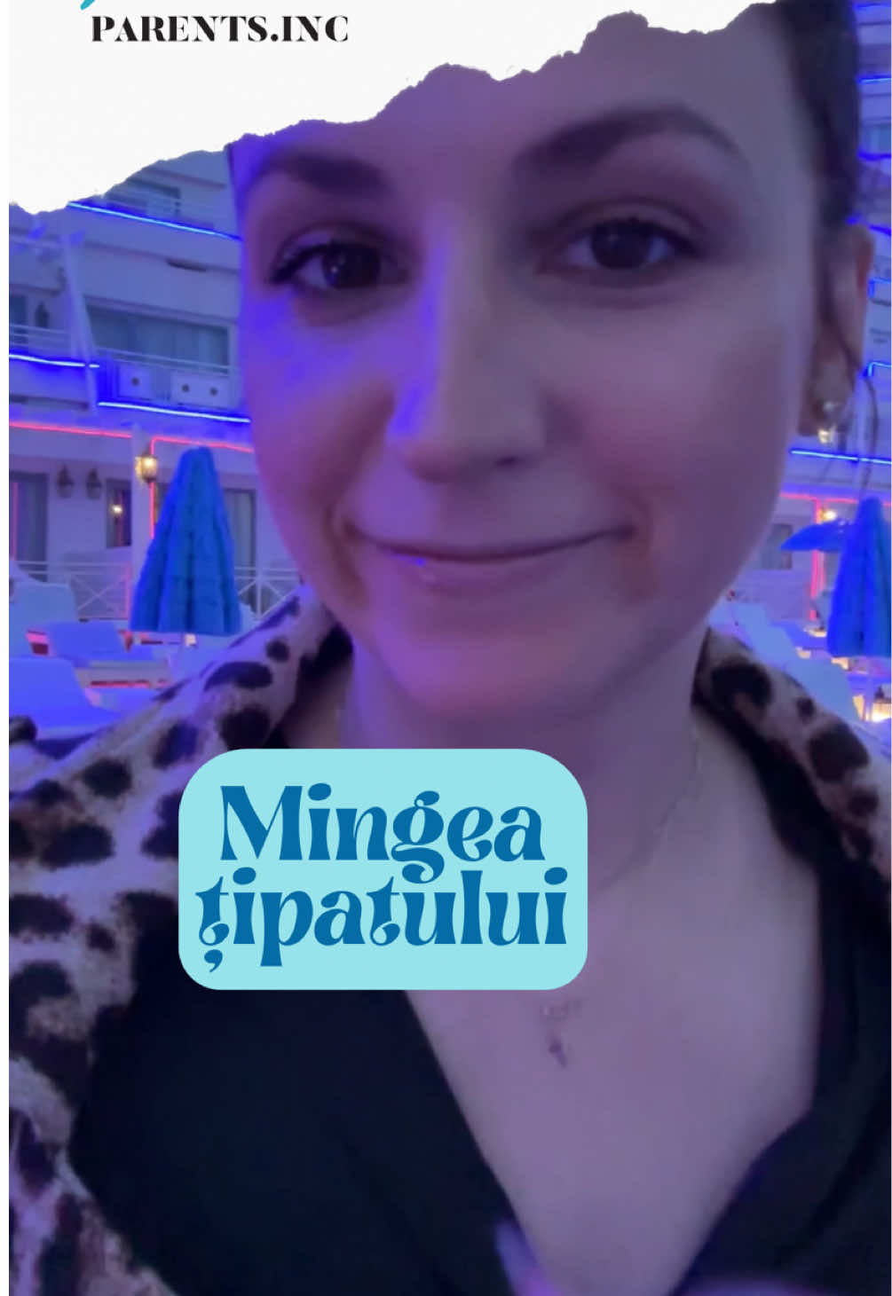 La noi a început pentru că am fost “somați” de grădiniță la un moment dat, spunându-ni-se că urmașul nostru le transmite altor copii: Cred că ai nevoie de o pauză!!! (spus frumos, calm, elegant printre dinți 😂) Așa am realizat că în casa noastră circulă această minge. Atunci când noi, adulții, ne “răcorim” țipând, pierzându-ne răbdarea sau vorbind printre dinți, nu facem altceva decât să dăm mai departe această minge minunată.  Așa că data viitoare când se află la tine mingea, bate-o puțin pe loc și alege să nu o dai mai departe ❤️