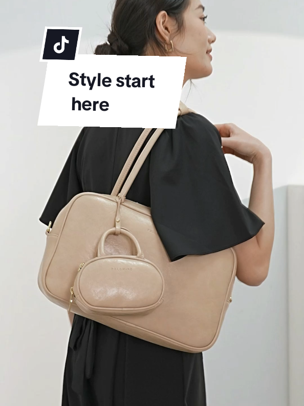 our effortless style fix is here! Perfect for daily looks, power meetings, casual hangouts, and even glam nights. Grab it now at a special price! #palomino #tas #tasmewah #handbag #OOTD 