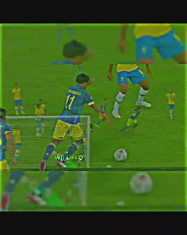 luis diaz or vini jr who is the pest Right now #luisdias🇨🇴👀 #liverpool #bayern #muchen 