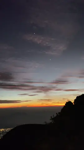 #sunrise #mountainview #gngedepangrango 