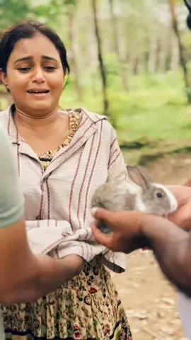එයා හරි ලස්සන හා පැටියෙක් #creatorsearchinsights @Dinakshie Saranga#srilankan_tik_tok🇱🇰 #srilanka #shootingtime #repost 