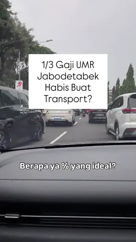 Survei BPS bilang: Rata-rata pengeluaran transportasi di Indonesia 10-20% dari penghasilan bulanan📊 Komponennya (gak urut) adalah: BBM, parkir, tol, taxi/ojek online, servis kendaraan dan angkutan umum🚌 Angka idealnya adalah 10%👍🏼 Tapi selama terjaga < 20% masih aman🤗 Gimana kalau sampai 20% keatas?  Itu udah alarm🚨 banget sih Artinya: ada yang harus diperbaiki di budgeting kamu, atau harus nambah income💰 Jadi berapa % biaya transport dibanding penghasilanmu perbulan? #biayatransportasi #alokasianggaran #mengaturkeuangan #keuanganrumahtangga #keuanganibu #finansialperempuan #tipsuang #ibubijakfinansial #gajicerdas #aturuangmoms