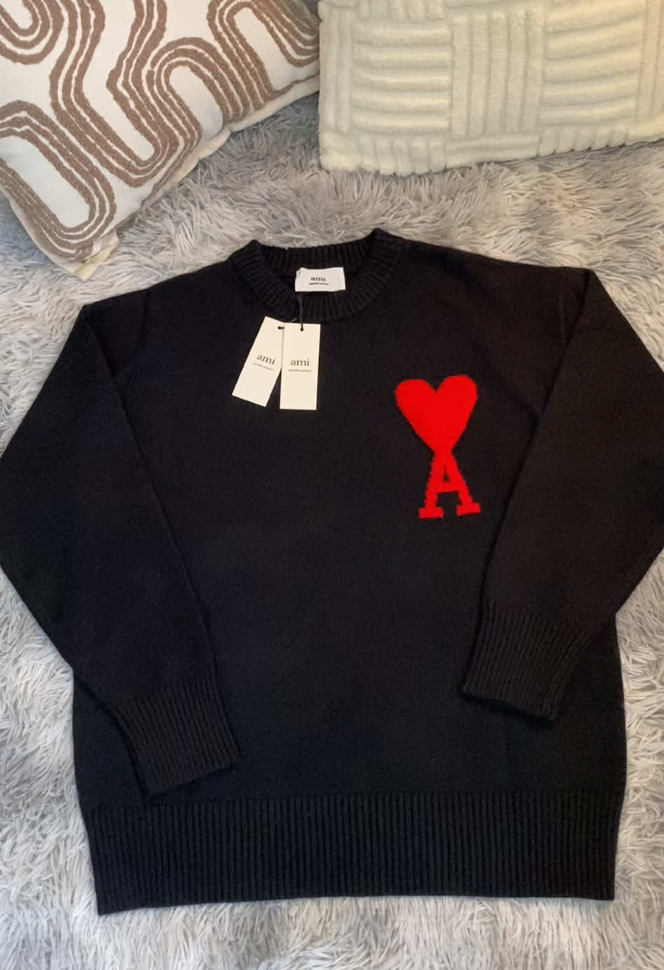 I find very nice ami sweater #shippingworldwide🌍✈️ #hauls #cnfans #ami #sweater #streetwear 