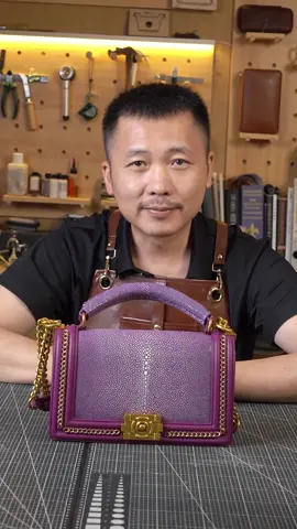 Pearl fish skin is the most durable bag, maybe it can accompany you for a lifetime.