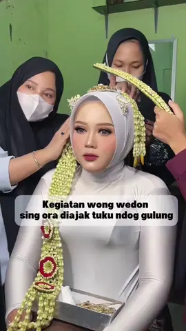 Kegiatan kang mua 😍 #azrinaanugrah #weddingdream #muawedding #makeupsidareja #fypシ゚viral #sidareja #wedding #gaunwedding #muasidareja #makeupcilacap #muahits #makeupartist #attirewedding #makeupwedding 