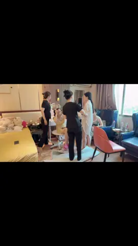 Một ngày siêu bận rộn với khách yêu nhà bé!