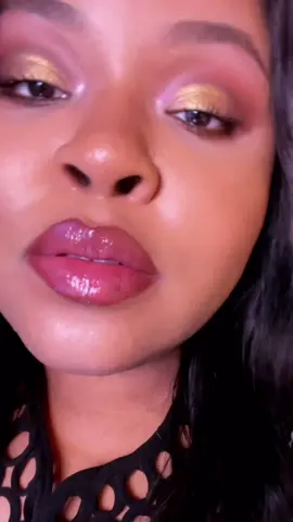 Fall Lip Combo @Milani Cosmetics hot tamale and mulled wine  . . . #fallmakeup #browneyes #browneyeshadow #falleyeshadow #beautyphotography #beautyfilm #brieugh #eyeshadow #makeupinspo #editorialmakeup #lipgloss 