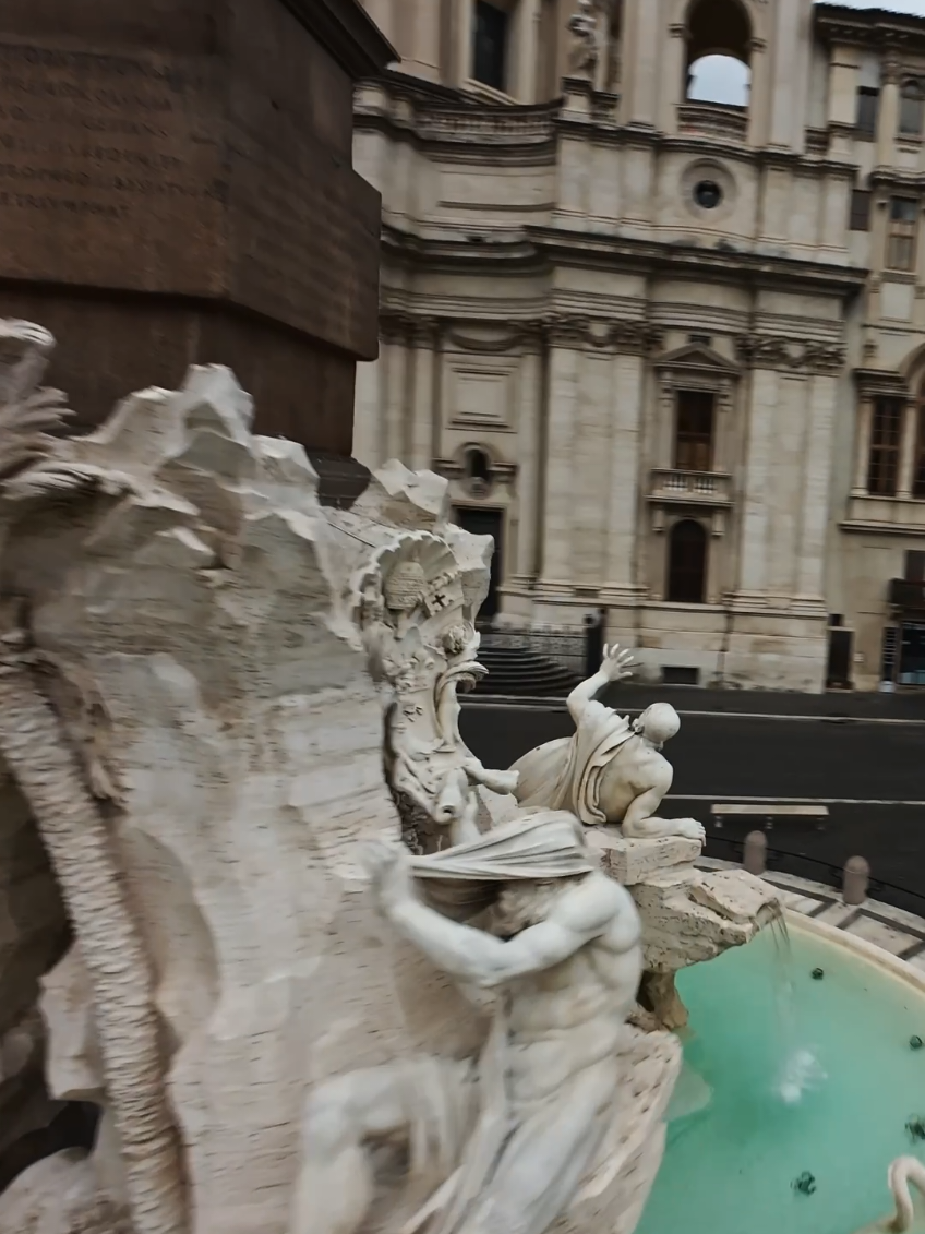 La bellezza della splendida Piazza Navona ripresa con DJI AVATA 2 pilotato in prima persona grazie all'ausilio di un visore FPV.  Grazie a questi droni è possibile avere un punto di vista unico su monumenti e piazze che abbiamo visto e rivisto in modo 