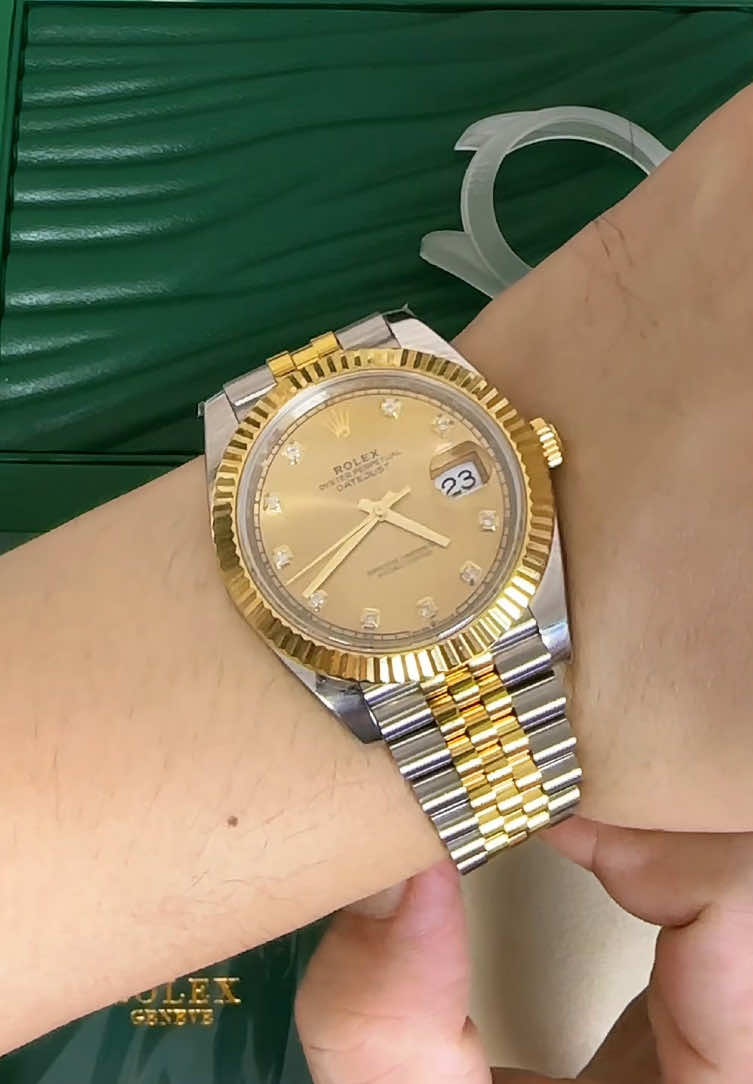 #luxury #watch #luxurycar #luxurybag 