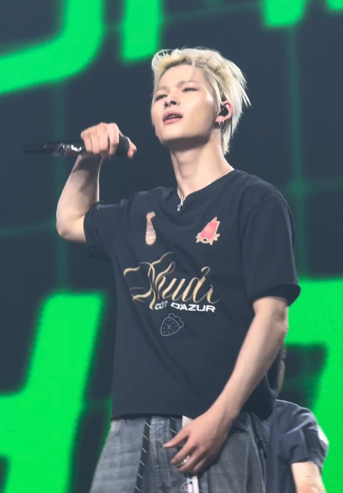Go Big Or Go Home Ni-ki focused (Walk The Line Houston Day 1)  #ni_ki #enhypen #walktheline #enhypenworldtour #enhypenwalktheline 