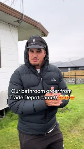 The bathroom makeover is officially in motion 🚿 Boxes on boxes from @tradedepotnz have landed… but we’re not revealing exactly what just yet 👀 Think you can spot it? We can’t wait to show you exactly what we chose and how it looks! If you’re cheeky you’ll try look at the boxes 🤣  #bathroom #gifted #tradedepot #project #renovation 
