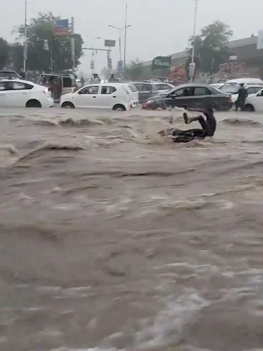 #punjab_pakistan  #sialkot  #water_flood_28  #pray_Pakistan  #pakistan🇵🇰 