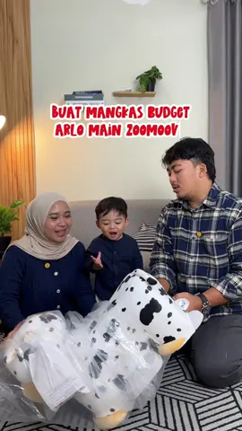 Unboxing mainan baru Arlo!